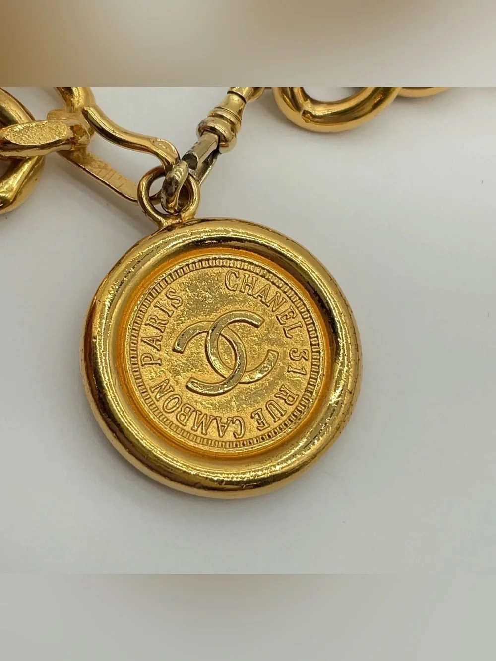 CHANEL gross weight